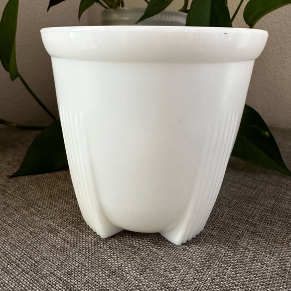 Vintage Milk Glass Measuring Bowl - Picture 2 of 7